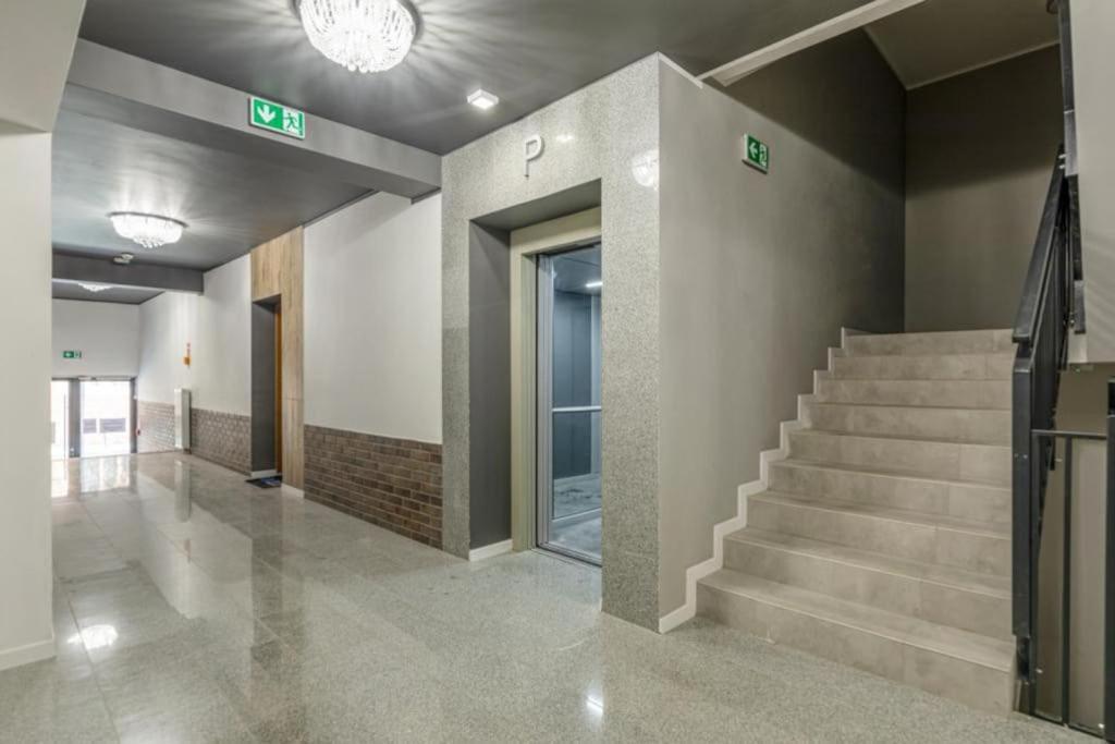 Modern Riverside Apartment With Free Parking Space Szczecin Exterior photo