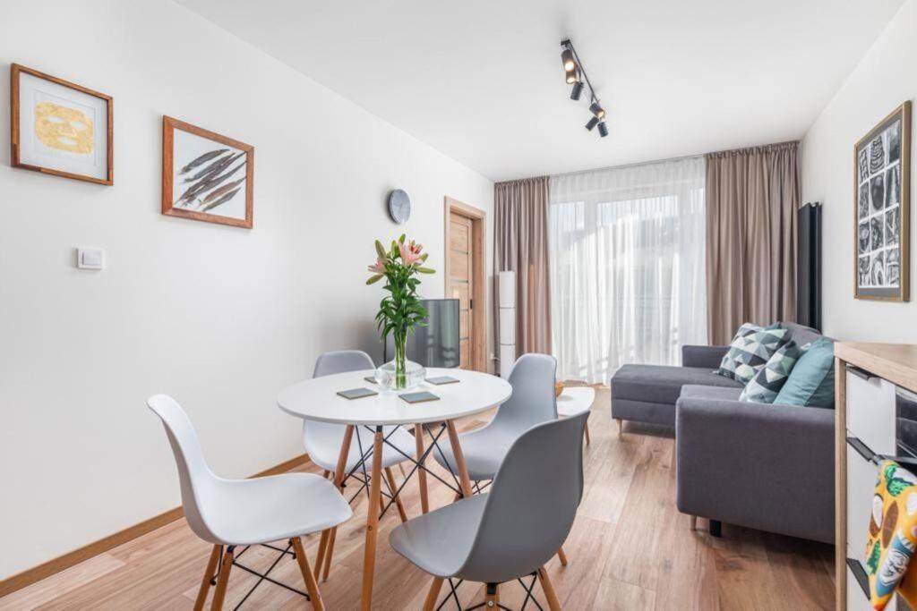 Modern Riverside Apartment With Free Parking Space Szczecin Exterior photo