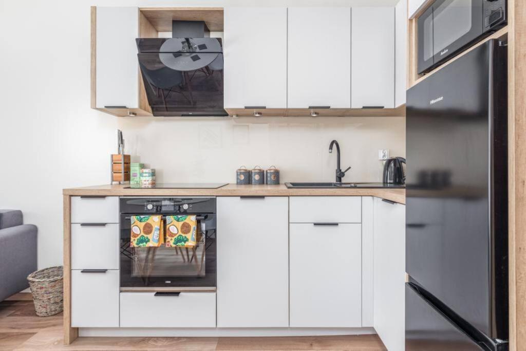 Modern Riverside Apartment With Free Parking Space Szczecin Exterior photo