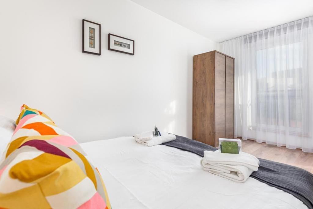 Modern Riverside Apartment With Free Parking Space Szczecin Exterior photo